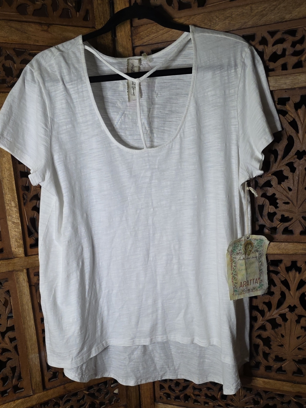 Aratta White Scoop Neck Short Sleeve Tee
